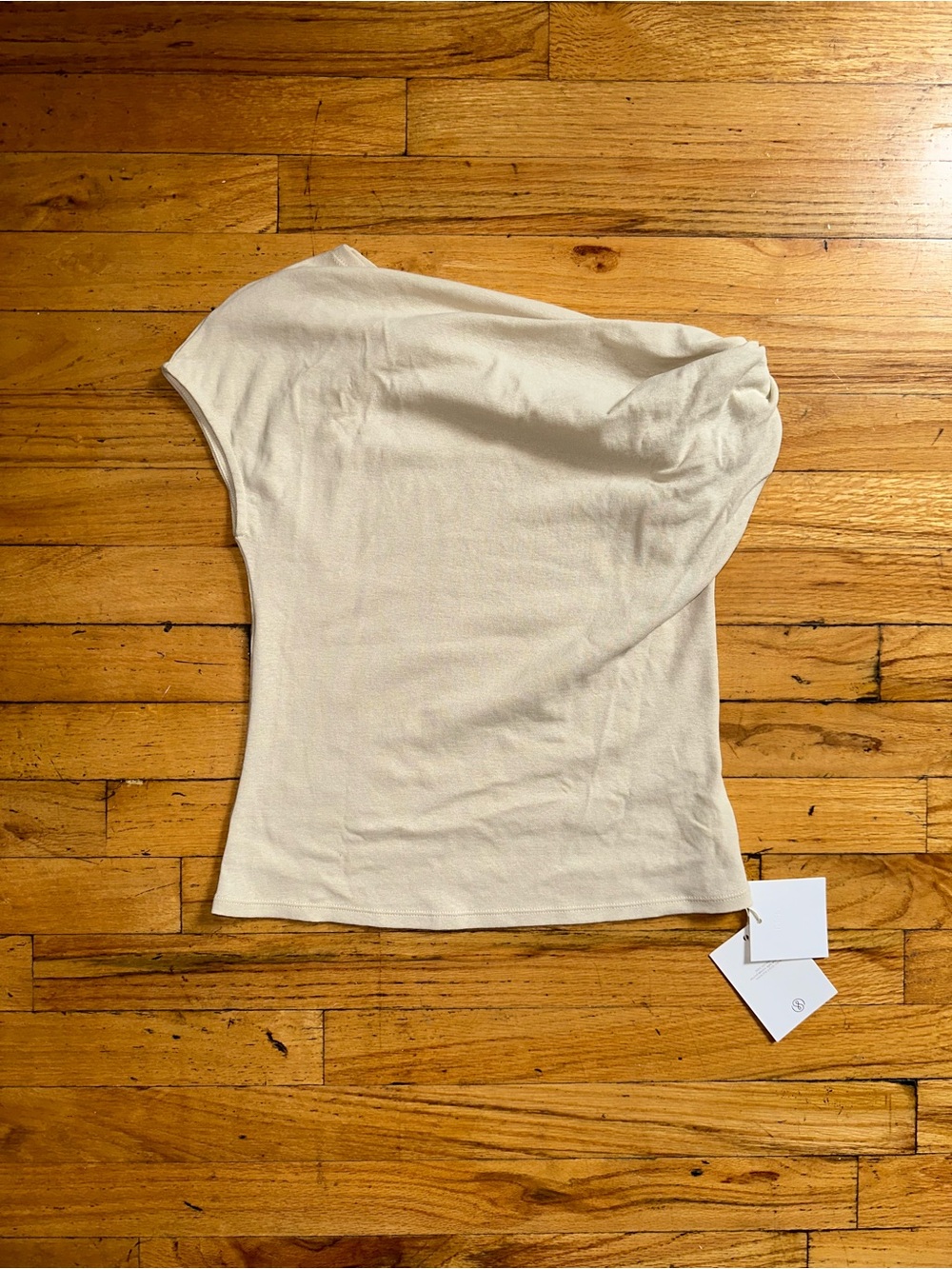 Insis femme Asymmetric Twist Shoulder Top NWT - Picture 3 of 6